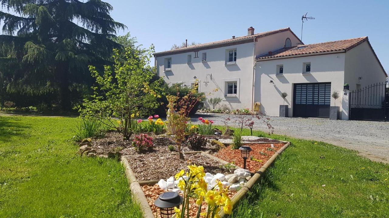 La Grange D'Helene Bed & Breakfast Cholet Eksteriør bilde